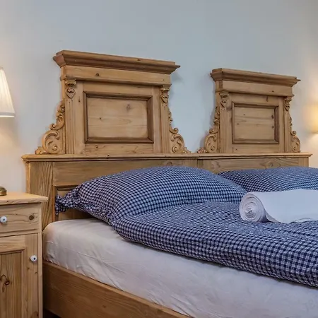 Statek U Medveda アパート