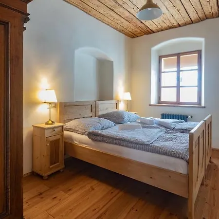 Statek U Medveda アパート *